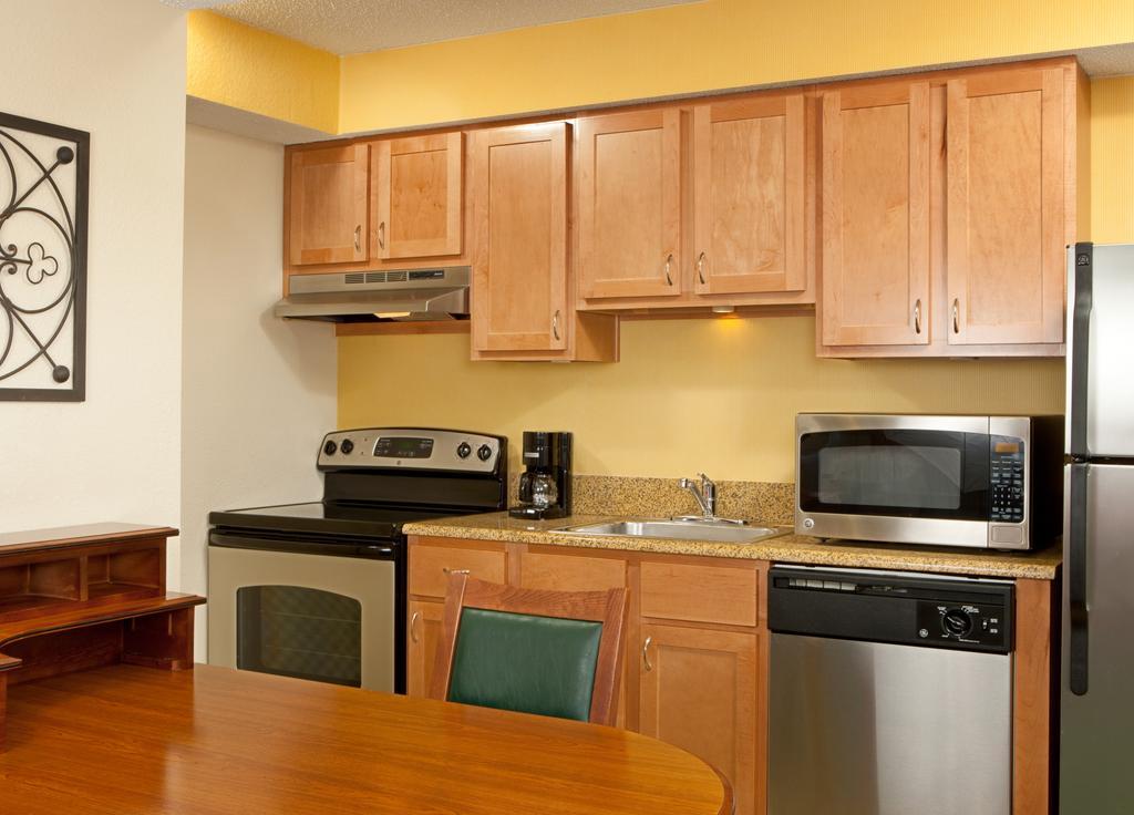 Residence Inn Kansas City Downtown/Union Hill Стая снимка