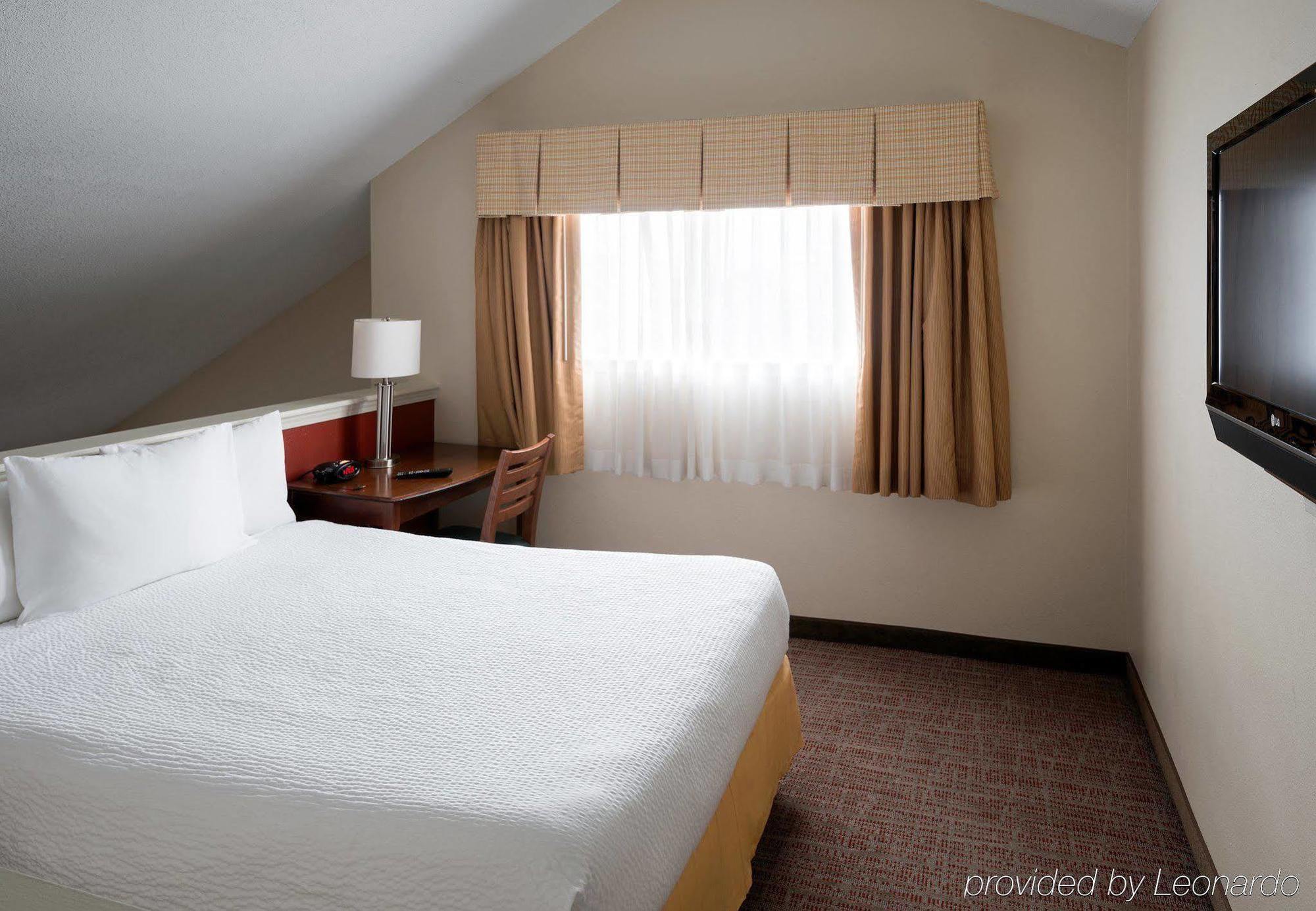 Residence Inn Kansas City Downtown/Union Hill Екстериор снимка