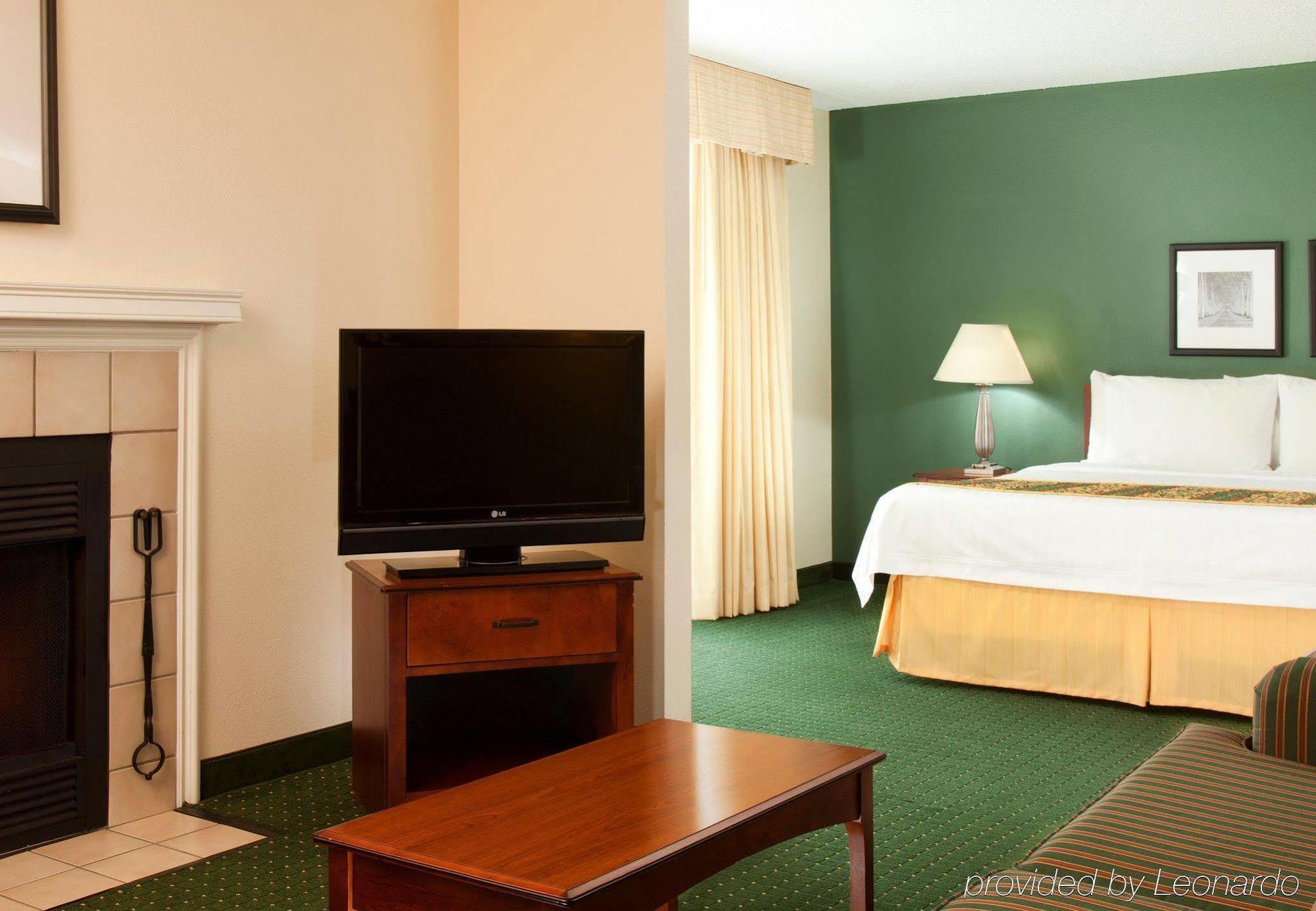 Residence Inn Kansas City Downtown/Union Hill Екстериор снимка