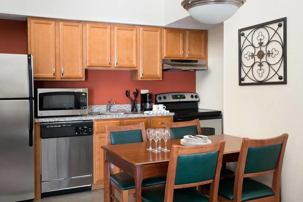 Residence Inn Kansas City Downtown/Union Hill Екстериор снимка
