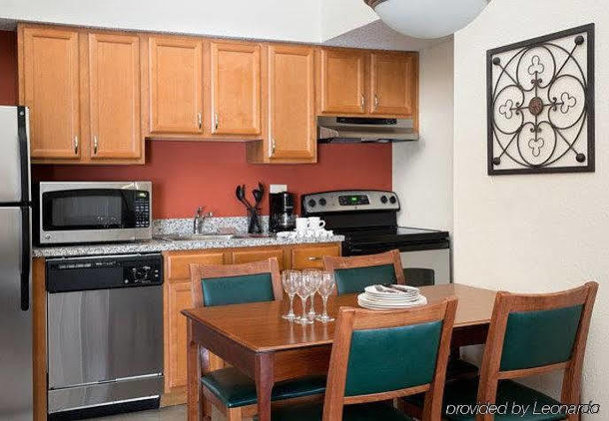 Residence Inn Kansas City Downtown/Union Hill Екстериор снимка